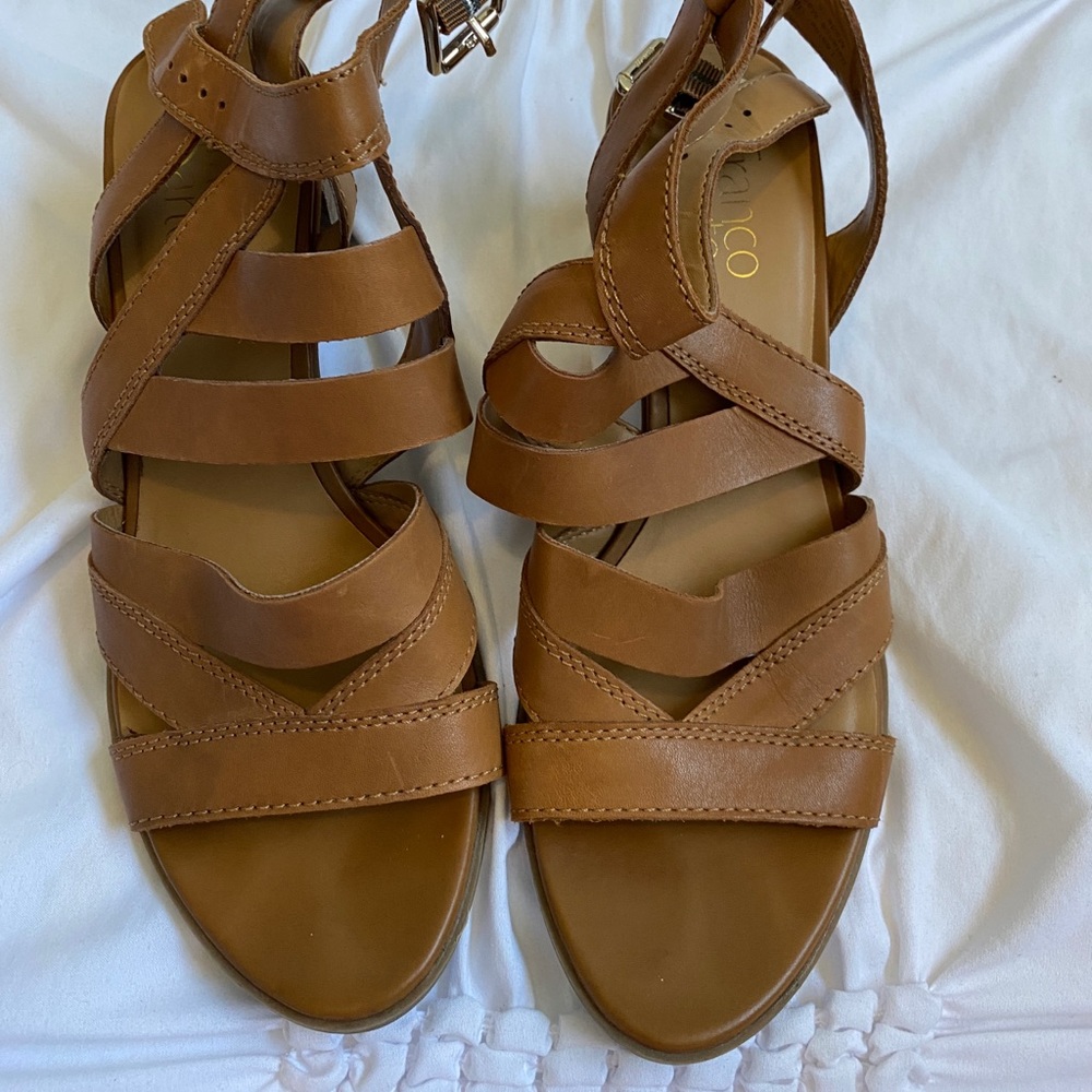 Brown sandals with chunky heel 🌺🥥
